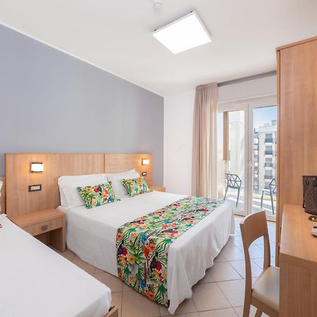 Hotel Amalfi - Smart Hotel Riccione Esterno foto