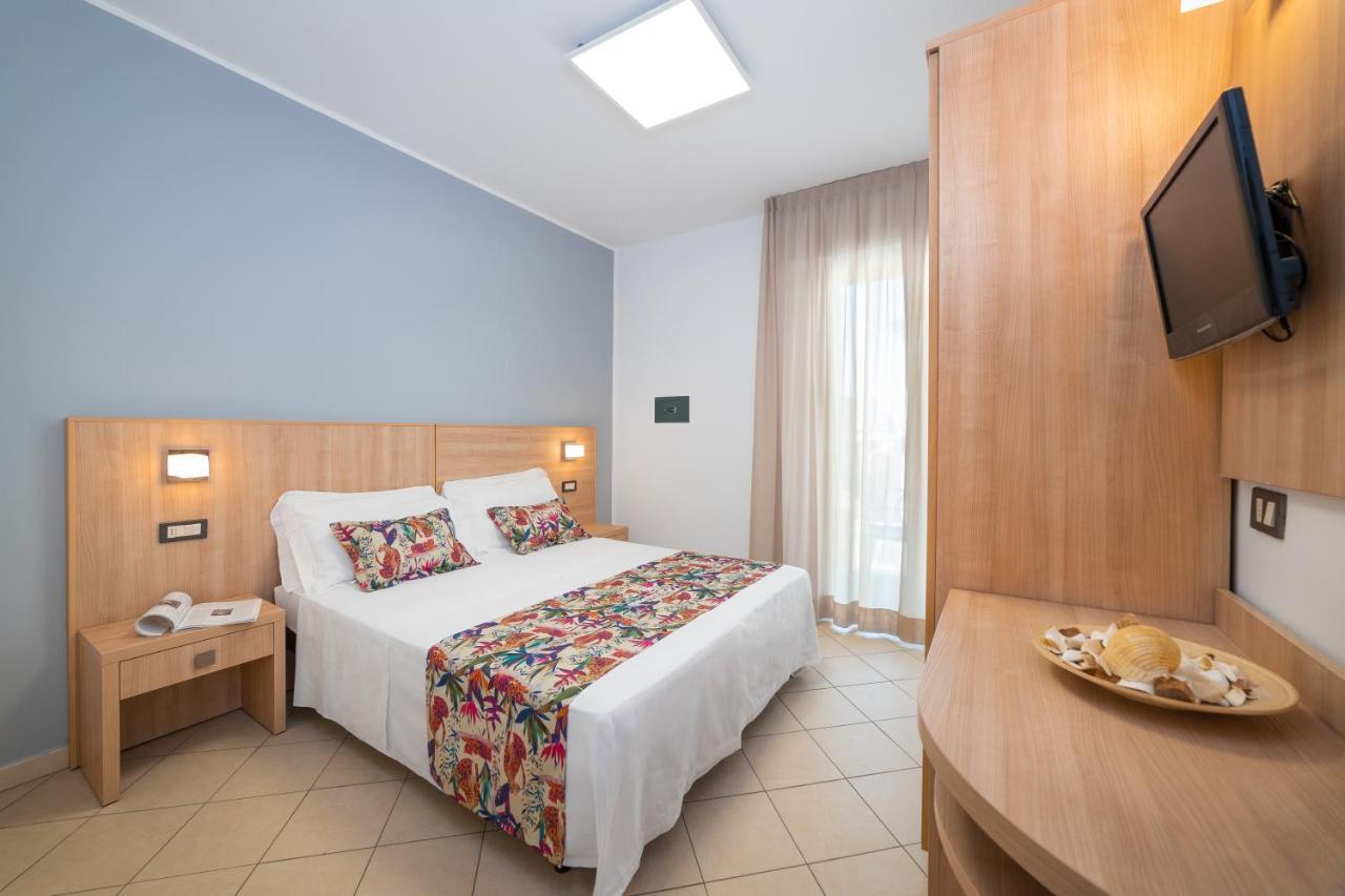 Hotel Amalfi - Smart Hotel Riccione Esterno foto