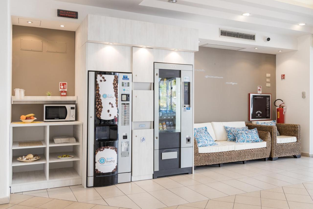 Hotel Amalfi - Smart Hotel Riccione Esterno foto