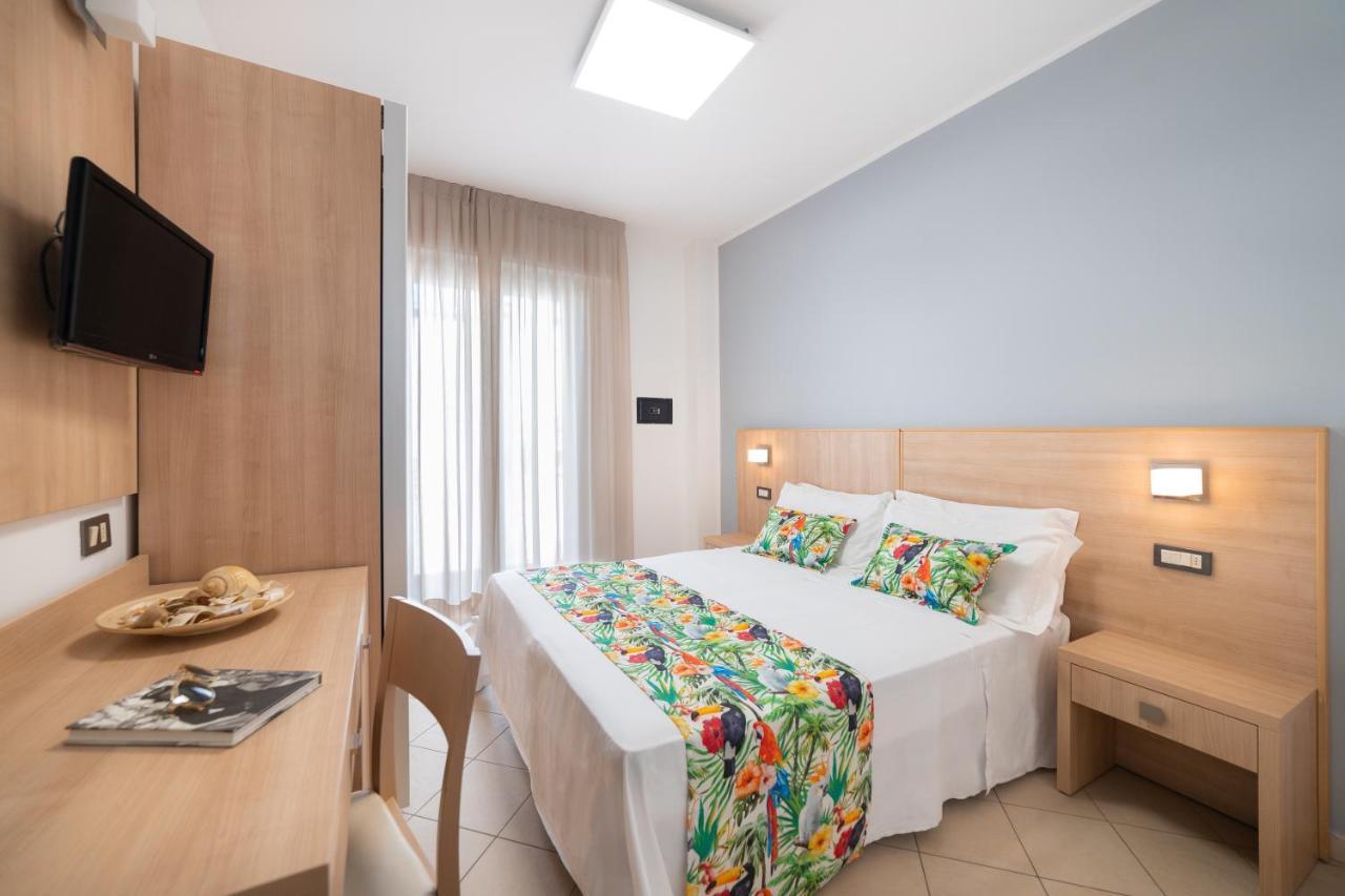 Hotel Amalfi - Smart Hotel Riccione Esterno foto