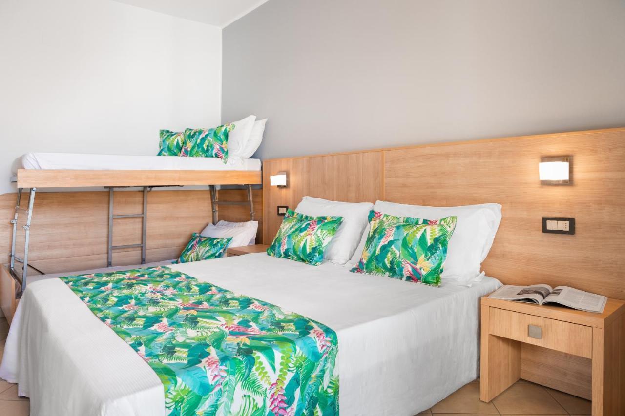 Hotel Amalfi - Smart Hotel Riccione Esterno foto