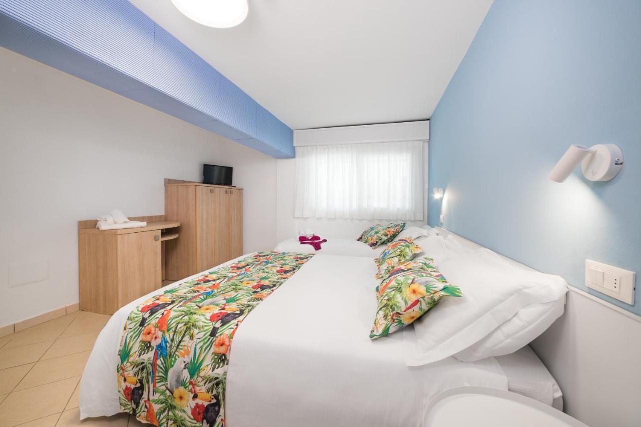 Hotel Amalfi - Smart Hotel Riccione Esterno foto